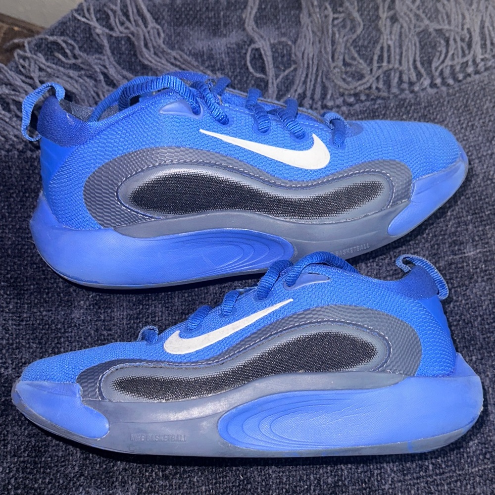 Nike ISOFLY Kids Size 1.5Y Royal Blue Black Grey Sneakers Basketball Shoes - Picture 7 of 8